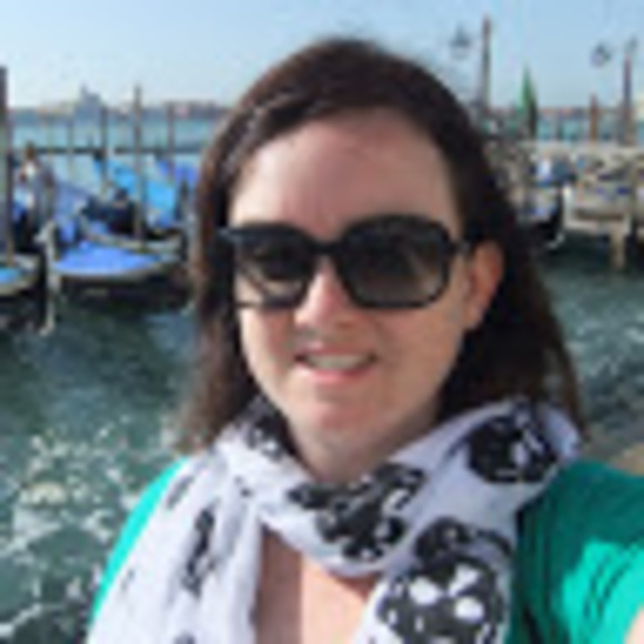 Meet your Posher, Deirdre - Picture 1 of 1